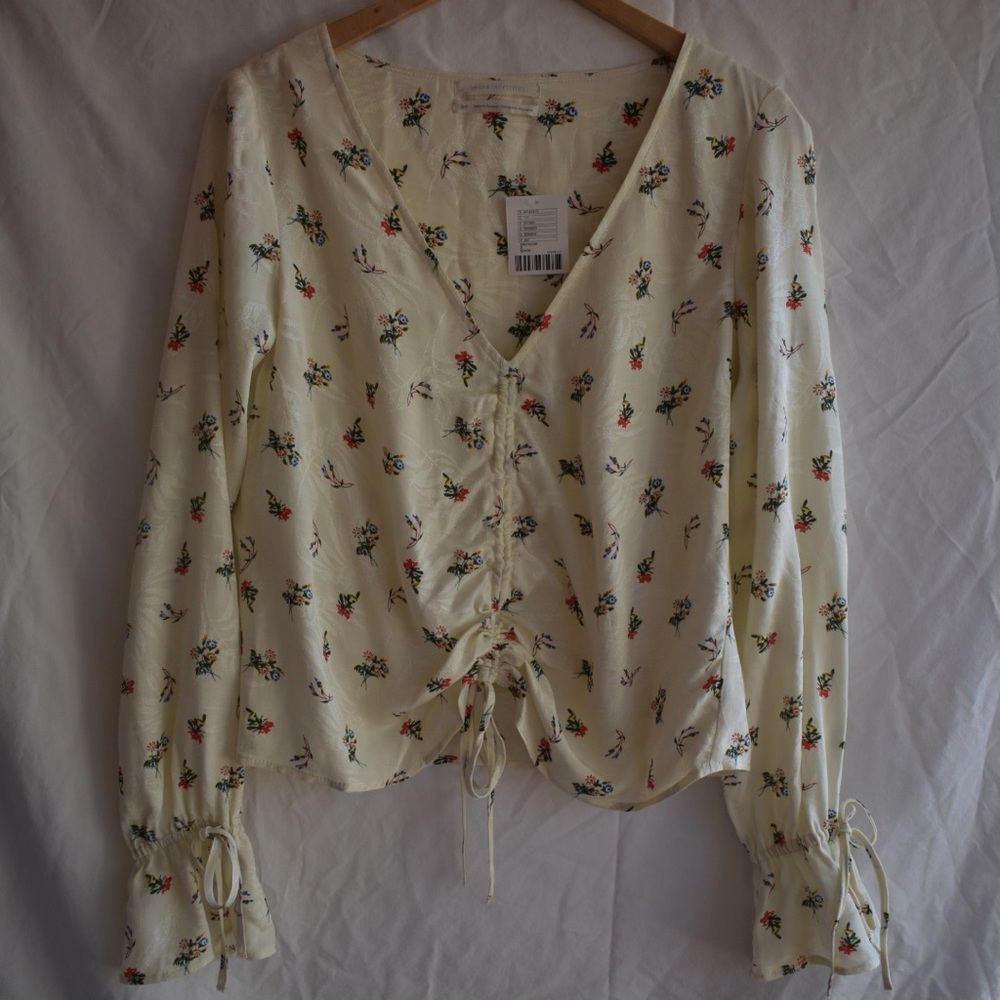 UO Deep V Cinched Floral Shirt, Ivory, Size Small